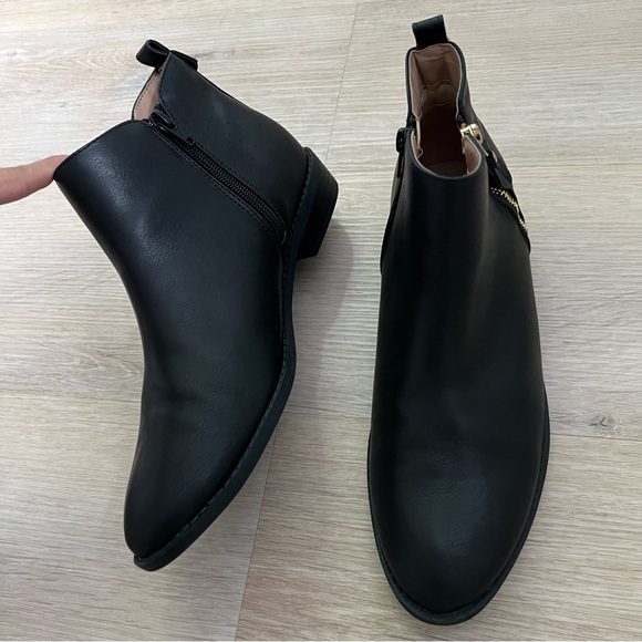 New *Black* Journee Collection “Ellis” Vegan Faux Leather Side Zip Ankle Booties - Picture 5 of 12